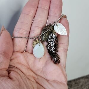 Elegant Leaf Pendant Necklace